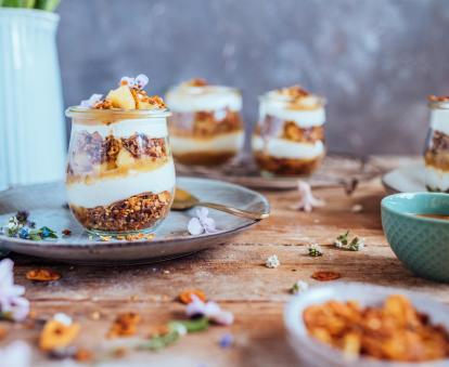 Dessert with apples and ricotta