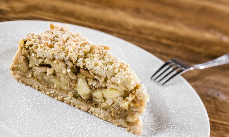 Apple crumble cake