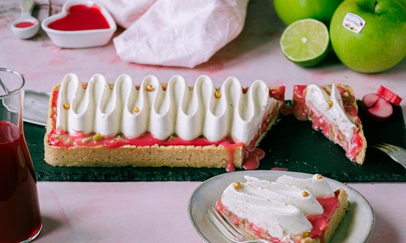 Rhubarb tart with Granny Smith