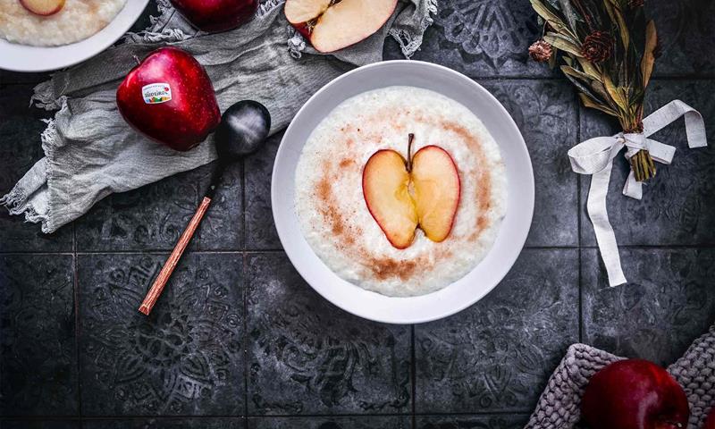 Rice pudding with poached apples