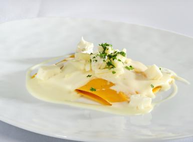 Apple lasagne with Gorgonzola cream sauce